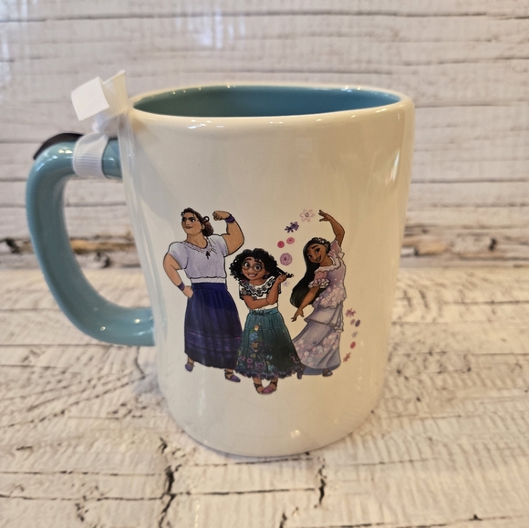 NWT Rae Dunn Encanto "Familia is Everything" Mug. - Picture 2 of 3